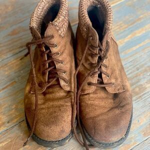 Size 11 Predictions Leather Collection lace up brown leather boots